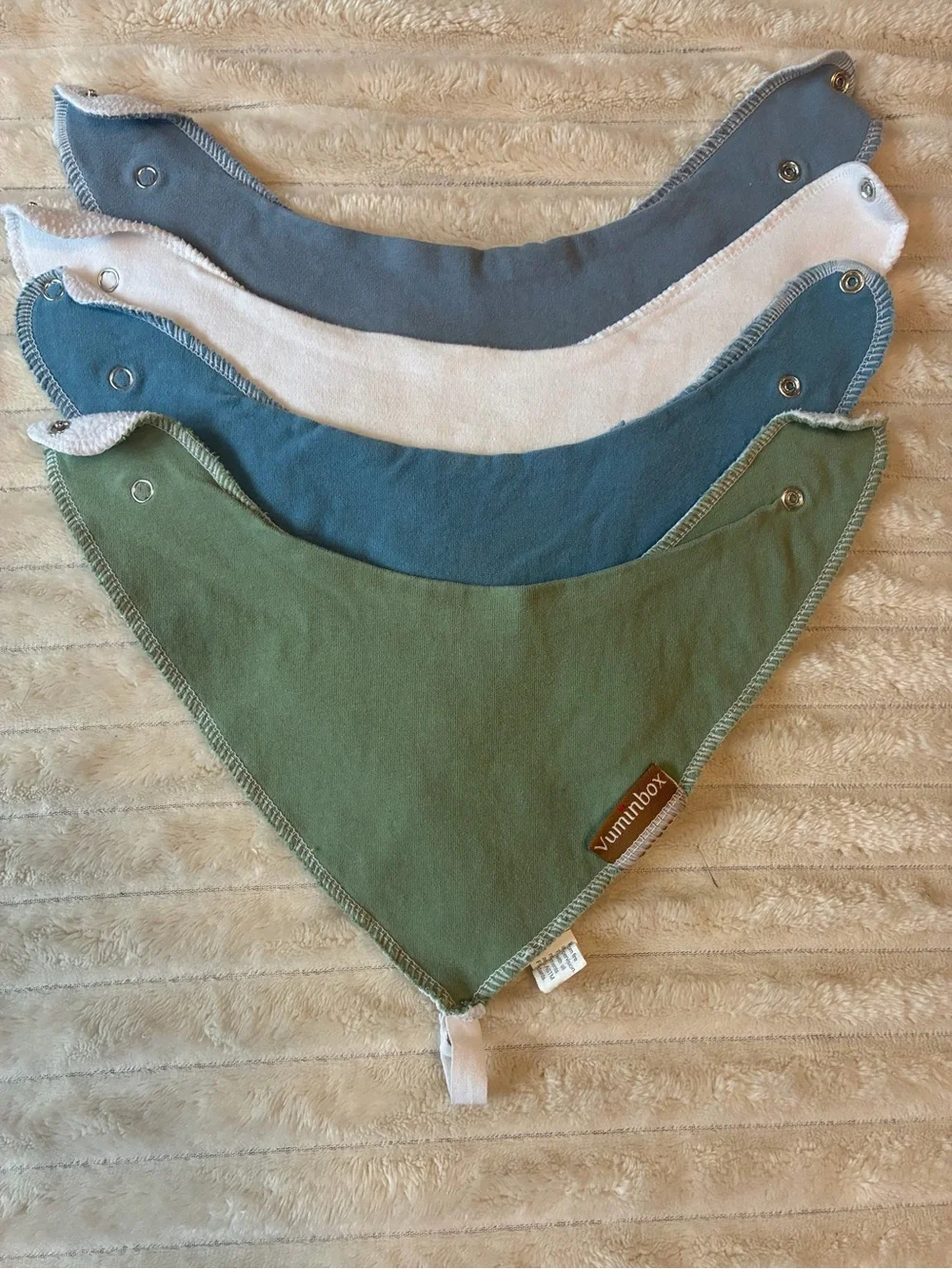 🍼 Vuminbox Bandana Bib Set | 4 Bibs | Teether & Pacifier Snap